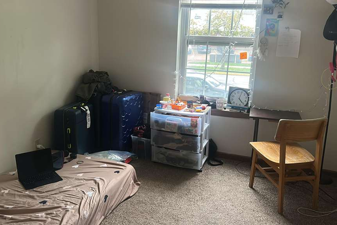 bedroom - Fall Semester Sublet | Private Bedroom at 262 S Chauncey Ave near campus Apartments