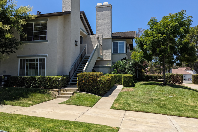 Exterior Upper End unit - Beautiful condo close to campus