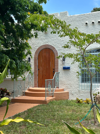 Front - Shenandoah neighborhood House