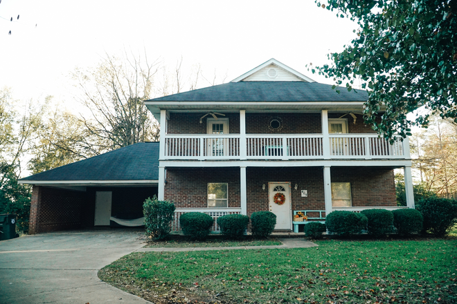 Exterior - 405 Prince Acres 4 Bedroom / 3 Bath Home Prime Location Near UA & Shelton State