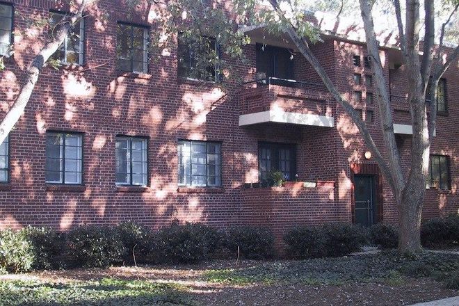 Second floor unit with balcony - Charming Va-Highlands Apartment - Shuttle to Emory Campus