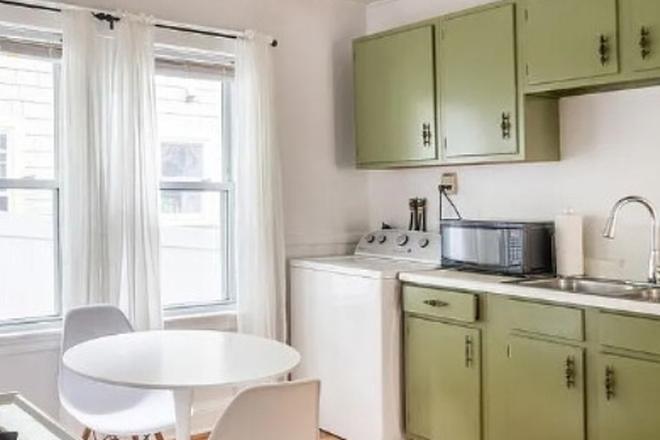x - Perfect Student 3 Bed in Mission Hill | In-Unit Laundry | 9/1 Steal Apartments