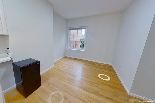 Hub Realty - Back Bay, beautiful studio in brownstone on quiet street Apartments