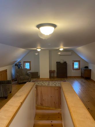 3rd floor space - Rooms for rent 8 miles from campus House