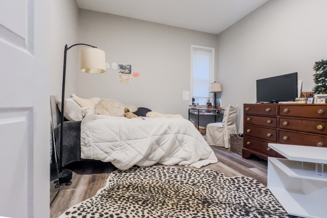 Bedroom - 1614 Cecil B Moore - 4 bed 3 bathrooms - 6 MIN WALK FROM CAMPUS Apartments
