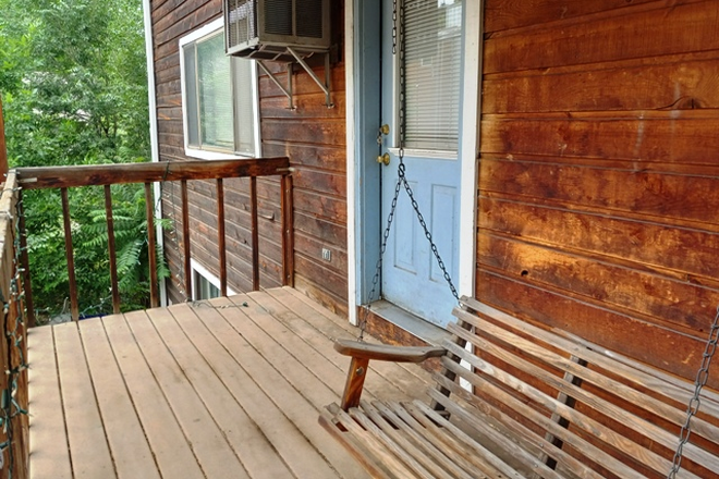 828 Marine #5 - entry & deck - Large 3BR Apt. on The Hill - 4 PERSON MAX