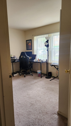 Large room for rent - Large Room available in Graduate Gardens, 2bd 1 ba, house will be shared with one senior PhD Student