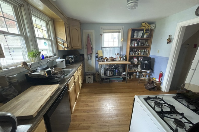 Kitchen, view 1 - Sweet 2bdr Greenfield House for Sublet