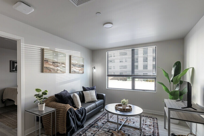 Living room - FIRST MONTH'S RENT FREE! - Fieldstone Artisan Graduate Housing