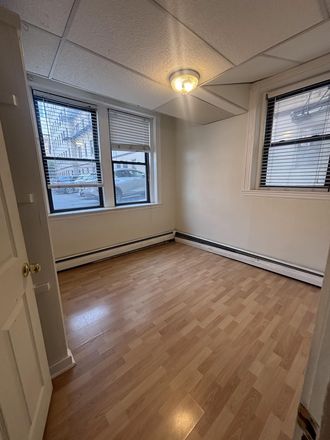 Bedroom - Charlesgate East Kenmore Sq 2 Bed Split Apartments