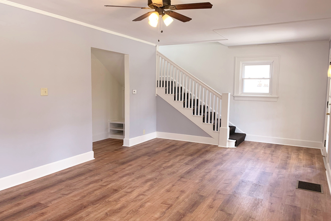 Living room - "Drunken Clam"