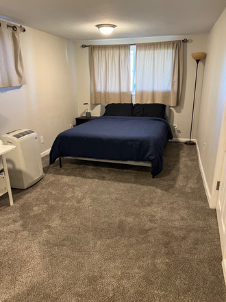 Bedroom - Furnished room, free parking, on bike path, close to bus/train House