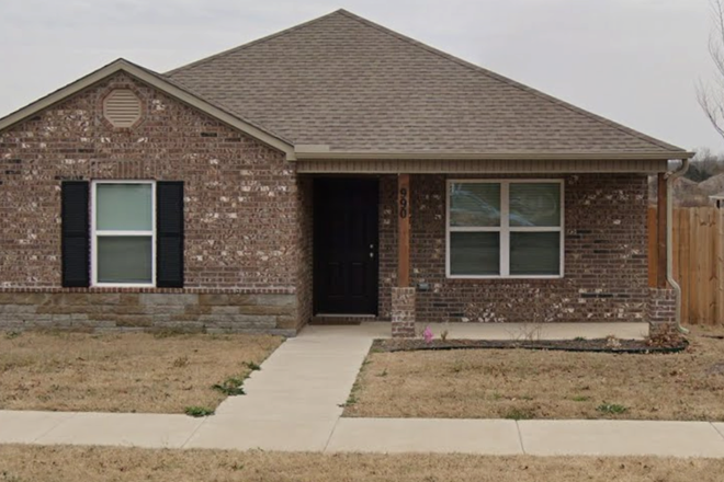 Outside of the 1 bedroom home - House near University of Arkansas Campus