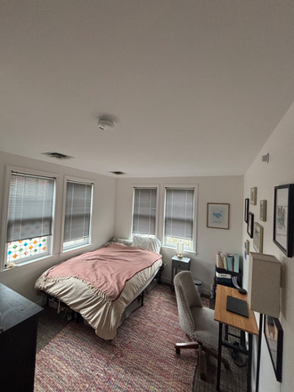 Queen bedroom (far windows face S) - Immediate Summer Sublet and/or July 1-June 30 Lease - Queen Room in 3bd/2ba Apartments