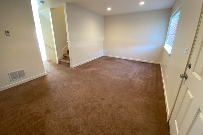 2 - AVAILABLE 8/5: 1322 S Coffman St. #2 Townhome