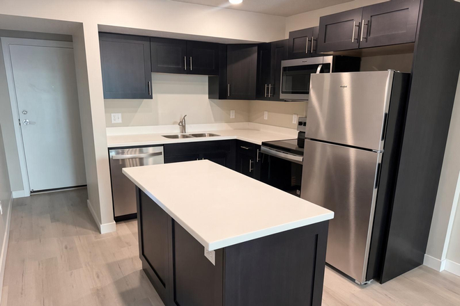 Kitchen - 2 Bedroom, 1 Bath walking to Trax, University