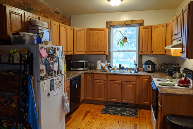 kitchen - Amherst - July 25 - Two bedroom apartment