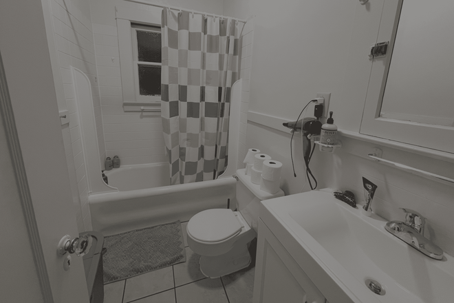 Bathroom - Bright 1 Bedroom Apartment in the Heart of Berkeley