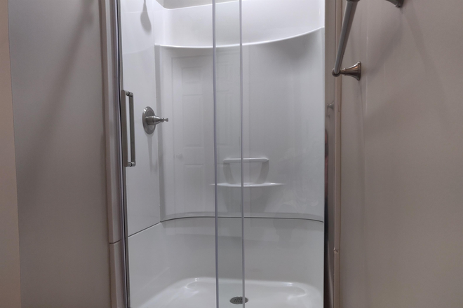 Shower - Historic 2BD/2BA in Downtown Lafayette - 608 Columbia St Apt D