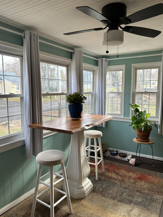 Sunroom-1 - Lake House Cottage near Coventry Lake (Walking Distance - Private)