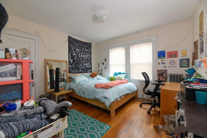 - - 3 BEDROOM PRIME LOCATION JUNE 2027 Apartments