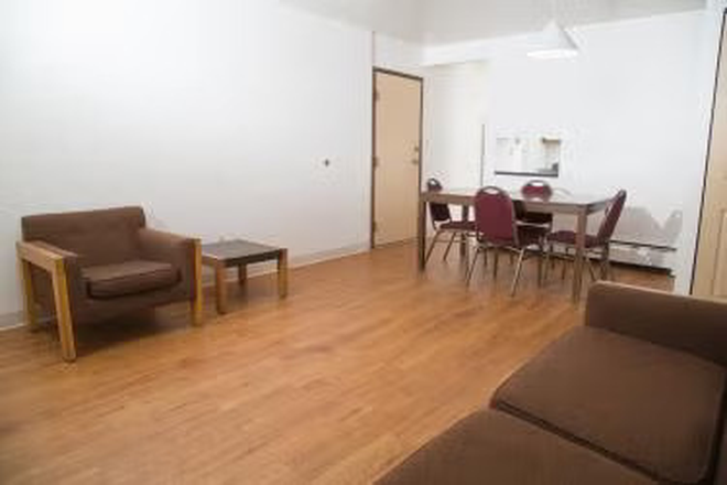 Living Room - Newton Court, Close to Campus, All Utilities Included - Looking for Female Roommates