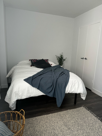 Bedroom - Private Room in Co-Living Unit – 100 Wellesley St E, Toronto Condo