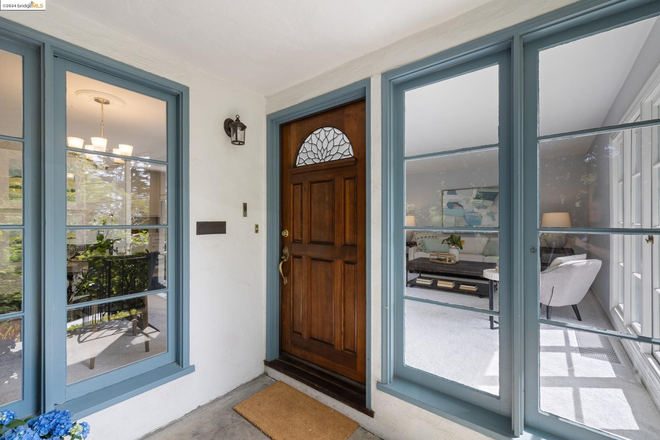 Front door - Room in Berkeley Hills House - Terraced Park-like Backyard with Redwoods, Close to Campus
