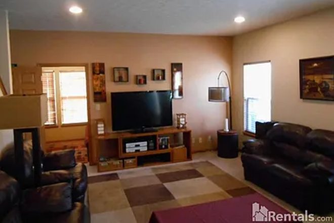 Family room - Single family home in Amberleigh Village