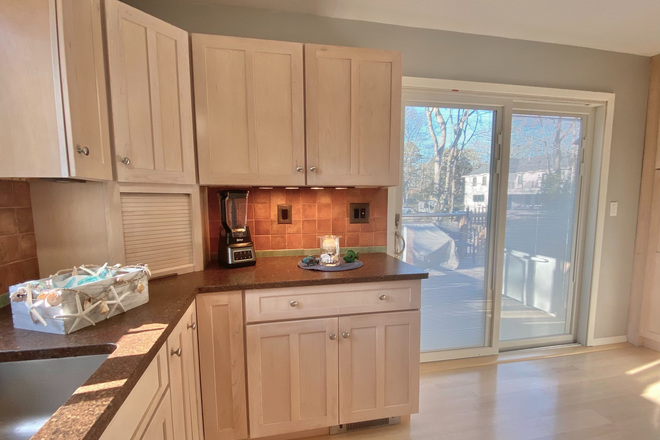 kitchen - Squiretown Rd & Old Squiretown