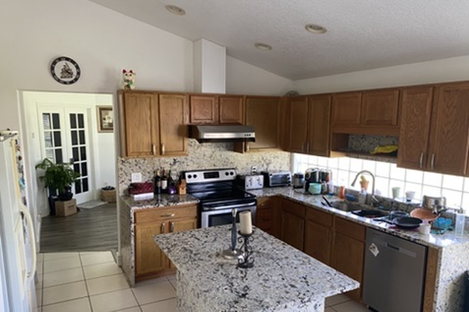 Kitchen - Affordable house close to UCF, Full Sail, and Valencia