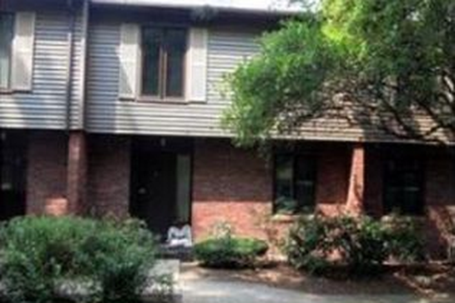 The unit is currently undergoing renovations , Updated photos come soon, you are welcome to reach me out if there is interest - Winston Court - The Unit is under renovating so picture coming soon, contact owner if interested