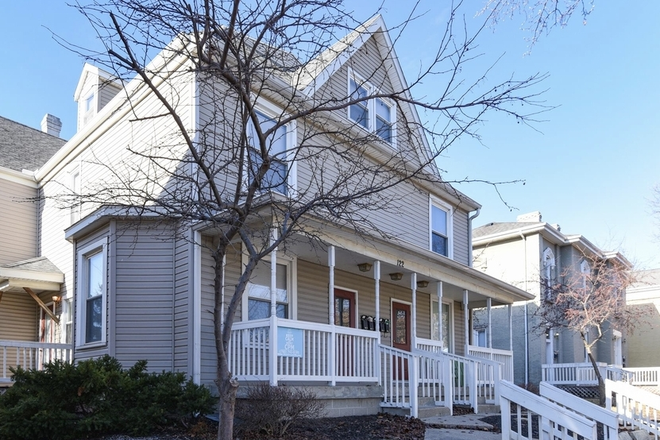 One bedroom available in 2B1B home. Pet friendly, in-unit washer and dryer, dishwasher and AC. Utilities not included. - Apartment building in Lafayette IN