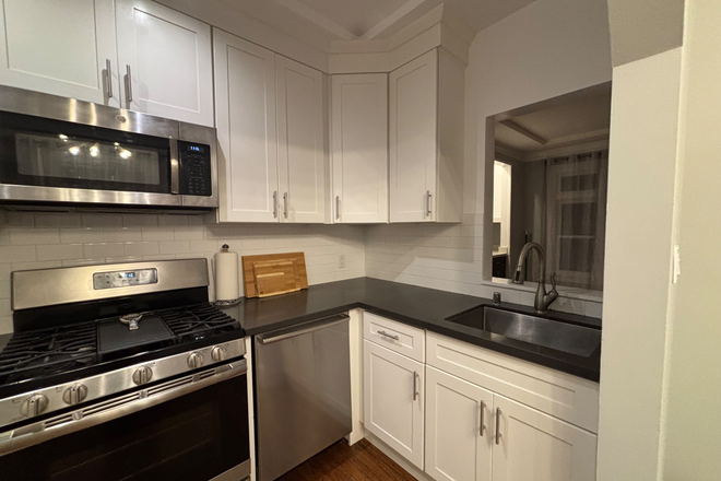 kitchen - 2003 fulton st Apartments