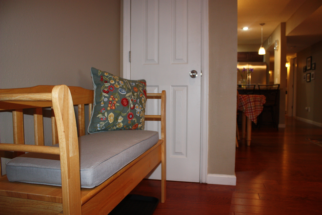 Entry - Room(s) in 3b/2ba Apartment