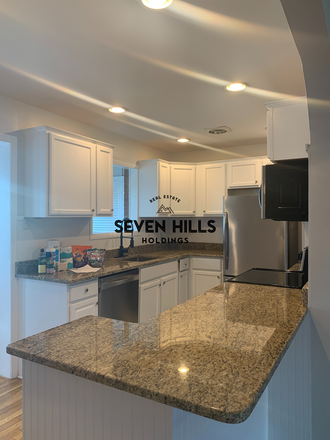 Kitchen - 3 bed 2 bath home within walking distance to VCU!