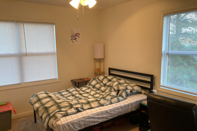 Bedroom - University Glen - 1 Bed / Bath (out of 4) Spring + Summer 2026 Sublet