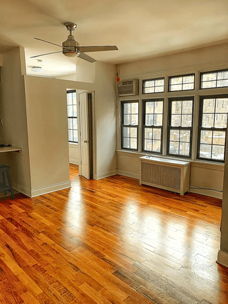 living area - 1 Sunny Jr Bed/ 1 Bath on Lakefront close to NU shuttle Condo