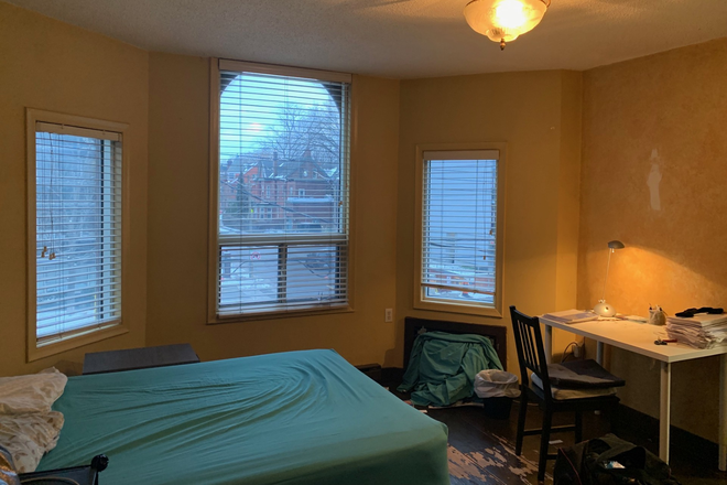 Sunny Bedroom - All inclusive studio with private bathroom. Entire unit sublet $975, can extend to 1+ year
