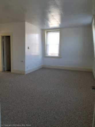 Living Room - 34 Spring St #8 Amherst Apartments