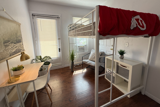 Bedroom - Affordable Private Girl Room only 2 block from U campus - Own Entrance/Shared Balcony