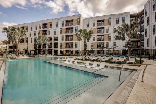 Pool - Close to UCF and easy access to 408 Apartments
