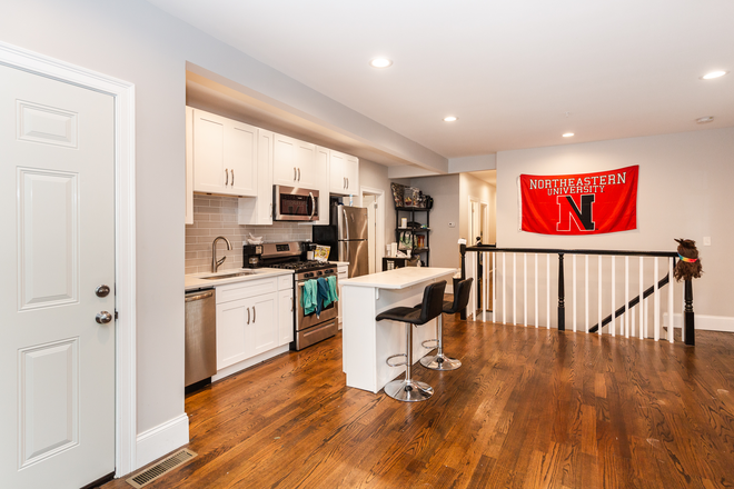 Text (774)365-8421 for more info!!! - !! NEW !! SPACIOUS, 5BD/3BR, IN MISSION HILL *AVAILABLE 9/1*