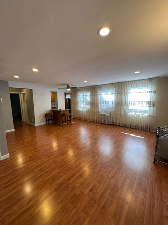 Living room - 2 bedroom 1 bathroom Apartment