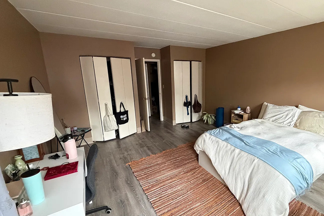 Bedroom - Summer Sublet – Private Bed & Bath in Full-Amenity NEU Apartment