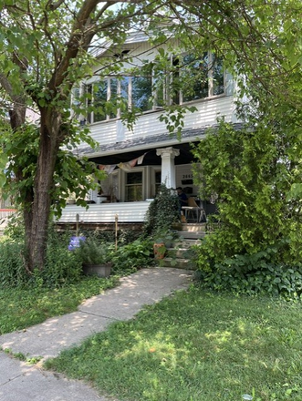 street - 3rd floor of house