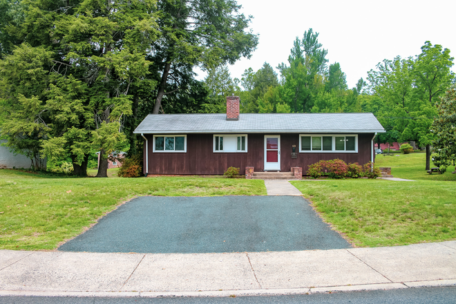 Exterior - 1 Month FREE! Various Houses and Townhouses Available Now!