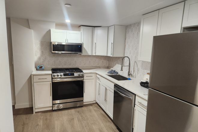 Kitchen - funished bedroom with all utilities included