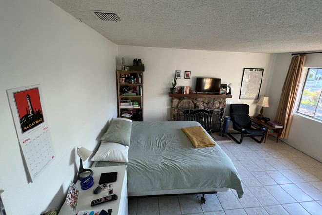Bedroom $850 - TWO PRIVATE FURNISHED BEDROOMS WITH SHARED BATH AVAILABLE WALKING DISTANCE TO UCR House