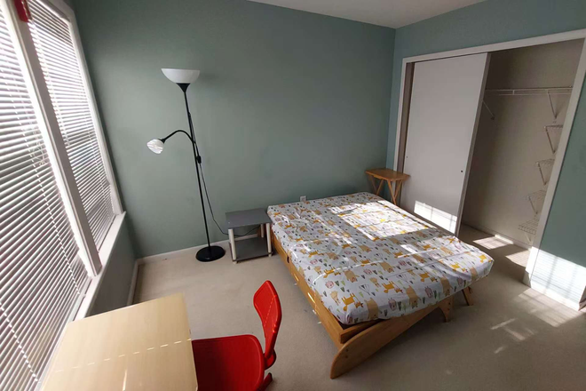 Bedroom - Furnished 1BR apt-Claridge Ct-Princeton